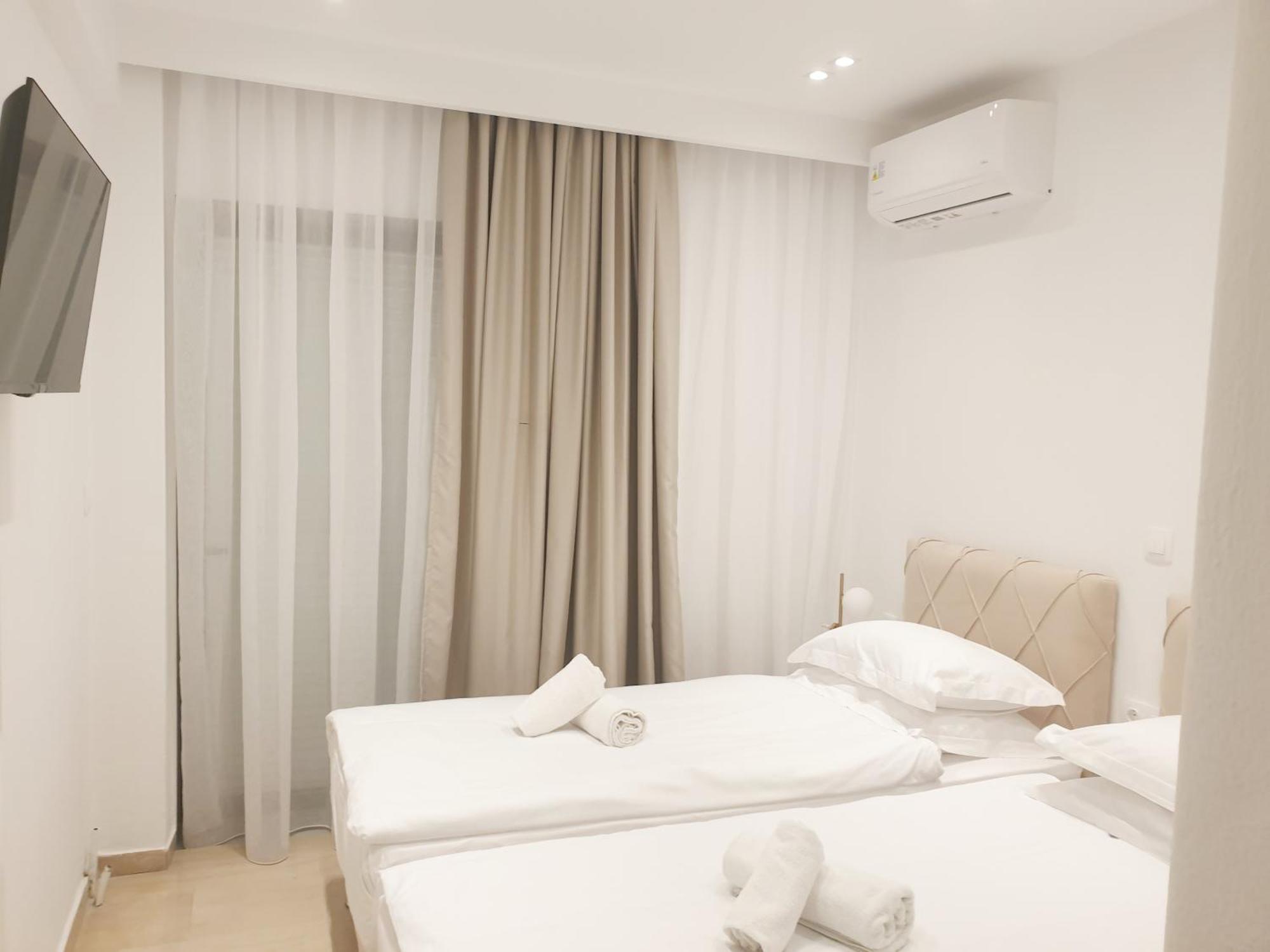 Eantos Studios And Suites Peraia  Bilik gambar